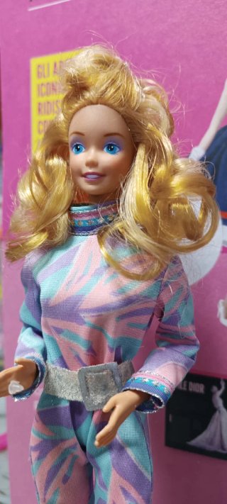 Barbie Super Hair - Abiti Iconici