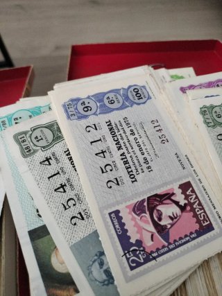 2 Cajas lotería nacional 1700 gr.