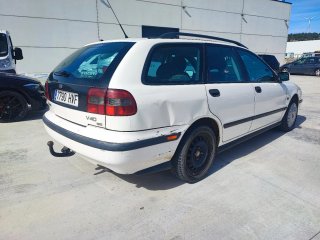 Volvo V40 2000