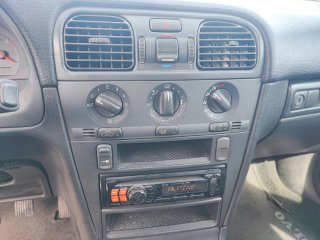 Volvo V40 2000