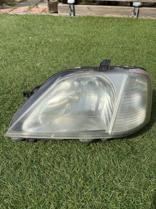 Faros Dacia Logan 2006