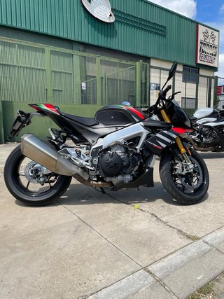 Aprilia Tuono V4 Negra/Roja