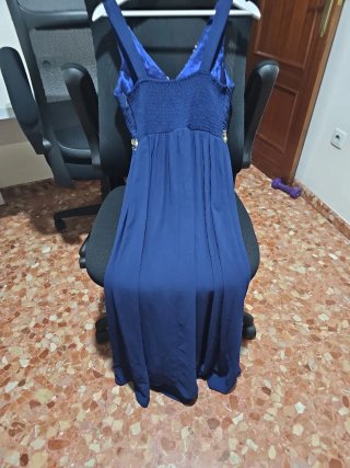 Vestido de fiest pedrería.a azul con pedrería