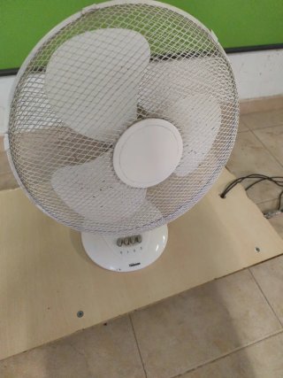 Ventilador Tristar Blanco y Beige