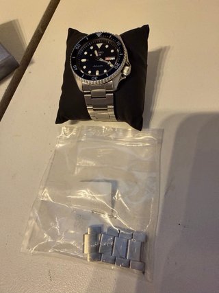 Reloj Seiko Automático Negro y Plateado