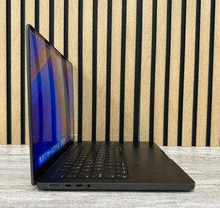 MacBook Pro M3 Pro Gris Espacial