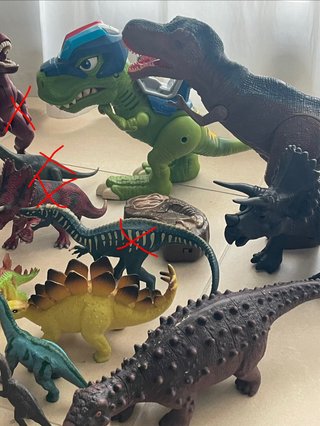 Lote de dinosaurios de juguete