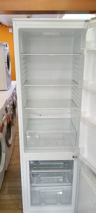 NEVERA COMBI KUNFT ENERGÍA A+ 174X54X54 cm