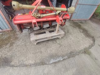 Retobato fresa marca Agrator para tractor pequeño.