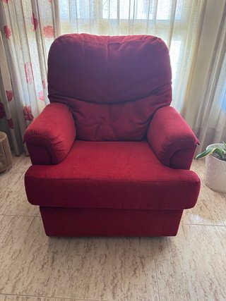 Chaise longue e due poltrone relax rosse