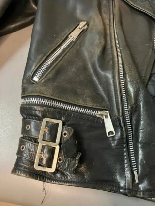 Chaqueta de cuero estilo motero