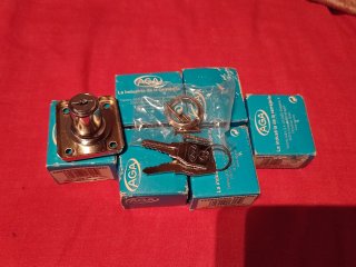 Cerradura AGA nueva con llaves