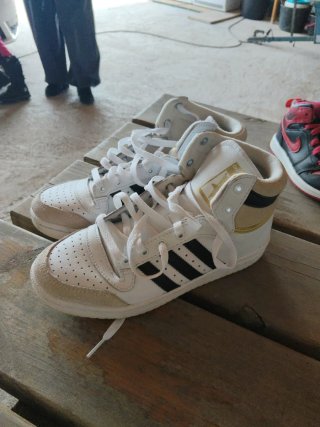 3 Pares Zapatos Deportivos Adidas y Nike