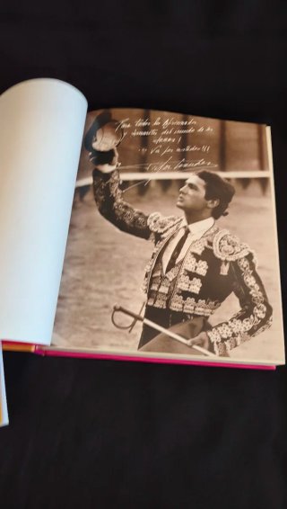 Livro "Lo Mejor de Víctor Mendes"