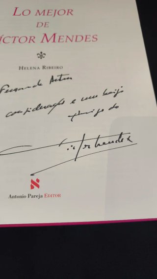 Livro "Lo Mejor de Víctor Mendes"