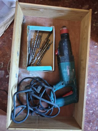 Taladro profesional Makita + brocas