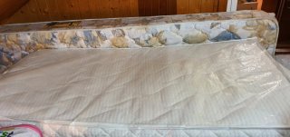 Cama infantil Frozen con colchón incluido.