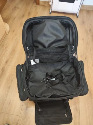 Baúl de moto negro