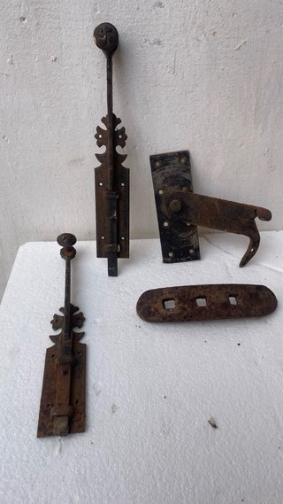 Forja antigua, Candelabros, Pestillos, Cierres....