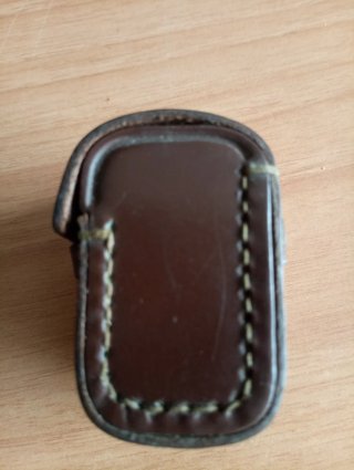 Estuche Auriculares Mono Años 60-70 Marrón