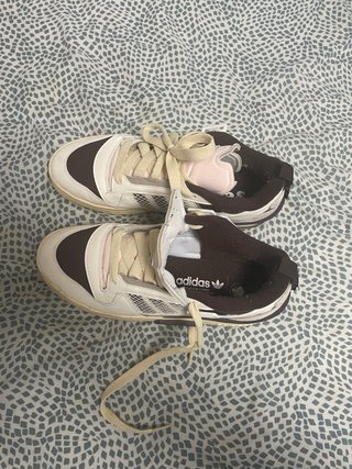 Adidas Forum 84 Low Blanco y Marrón