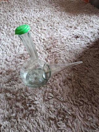 Porrón de cristal con tapón verde