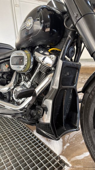 Harley Davidson Fat Boy 114 Negra