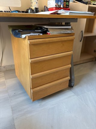 Mesa estudio, cajonera, archivador y silla