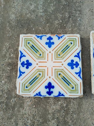 Cenefa azulejos antiguos Manises onda valencianos