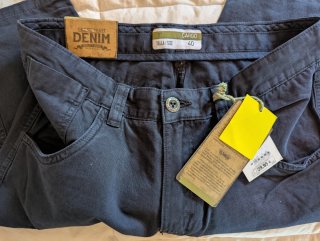 Pantalón corto cargo a estrenar.