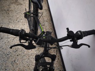 Bicicleta Rockrider Negra y Verde