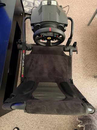 Asiento y volante para videojuegos