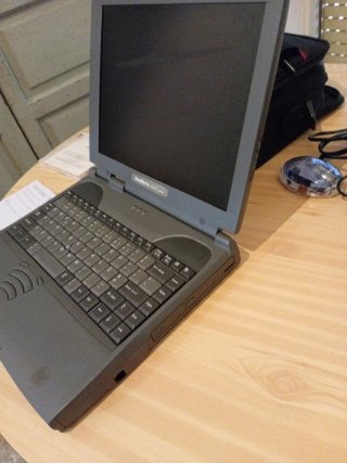 Portátil Toshiba con accesorios