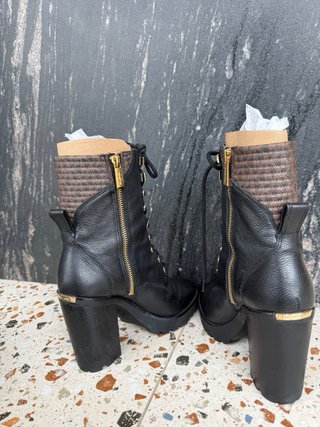Botas Michael Kors Tacón Biker Negras