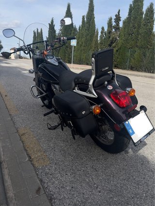 Moto UM Renegade 125cc Moto Cruiser Negra