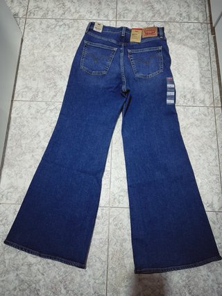 Levi's acampanados talla W30 L30