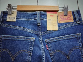 Levi's acampanados talla W30 L30