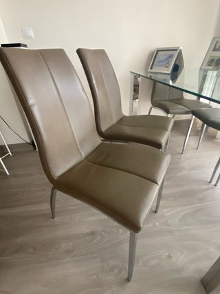 Mesa comedor cristal y 6 sillas polipiel