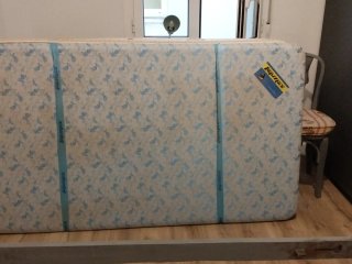 Cama 1.05m madera con colchón y canapé