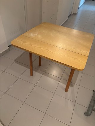 Mesa de cocina plegable de madera