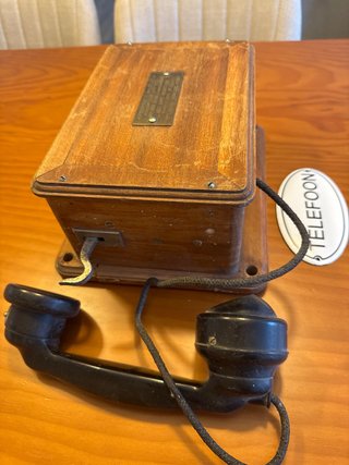 Teléfono antiguo TELEFOON colección