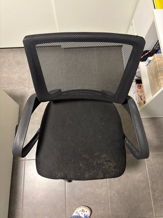 Silla de oficina ergonómica negra