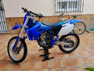 Yamaha YZ450F Azul