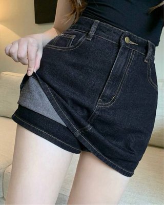 Falda pantalón vaquera corta