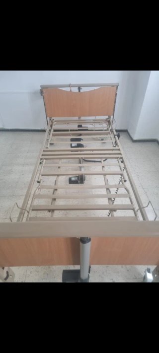 Cama articulada madera y azul Precio negociable