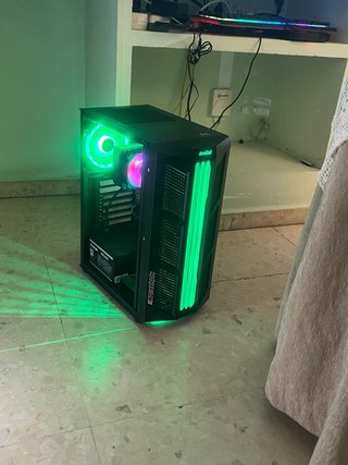 Pc sobremesa 1 año apenas usado