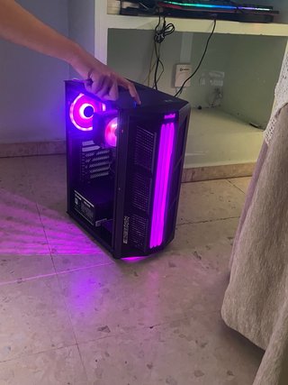 Pc sobremesa 1 año apenas usado