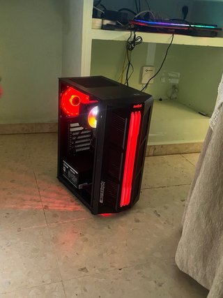 Pc sobremesa 1 año apenas usado