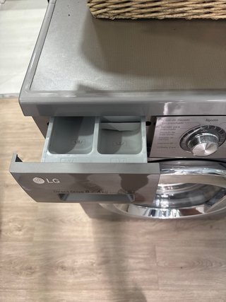 Lavadora y Secadora LG Direct Drive 8/4 kg