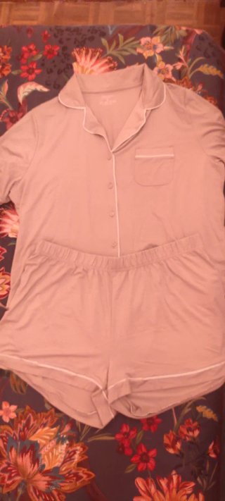 Pijama corto beige mujer
